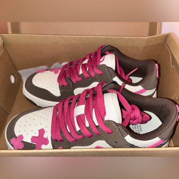 The Supermade Skateboard Sneakers - Picture 2 of 3